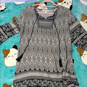 EUC Tantrums Gray and White Tie Front 3/4 Sleeve Tunic